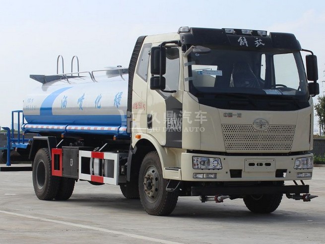10噸灑水車(chē)哪里有賣(mài)_10噸解放J6綠化灑水車(chē)廠家價(jià)格