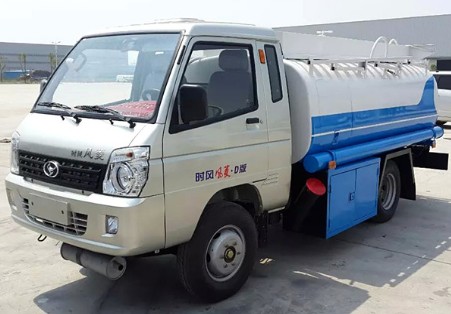 小型灑水車視頻_3噸時風(fēng)風(fēng)菱小型灑水車