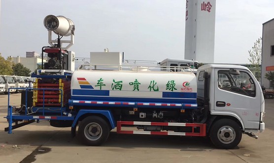 多功能灑水車型號_5方東風(fēng)多利卡旋轉(zhuǎn)吊臂升降桿抑塵車