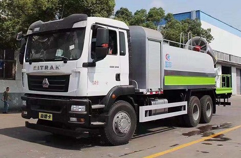 國(guó)六重汽汕德卡多功能抑塵車(chē)